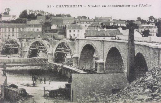 Carte postale ancienne Constr viaduc à Châteaulin