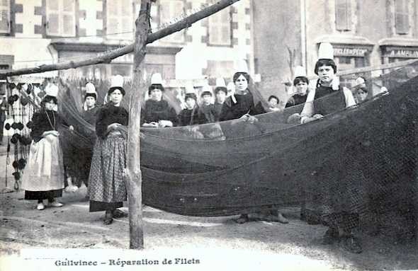 Carte postale ancienne Guilvinec filets 1930 à Guilvinec