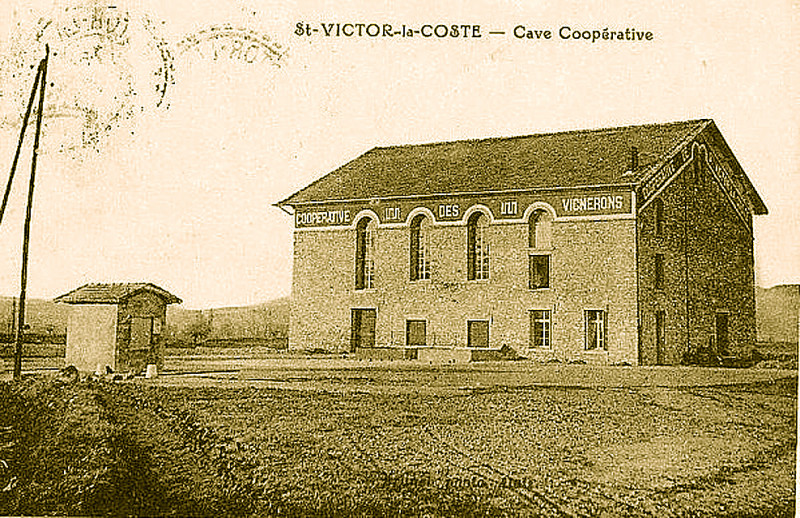 Carte postale ancienne 30 cave Saint-Victor-la-Coste bâtiment primitif