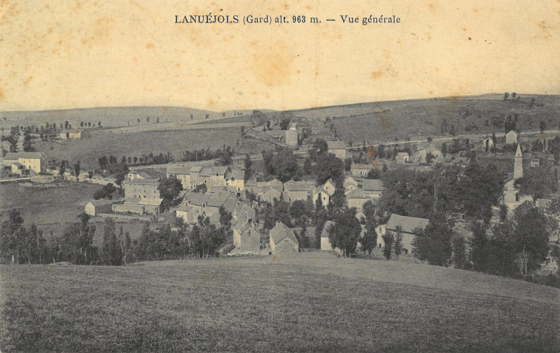 Carte postale ancienne Lanuéjols - Vue