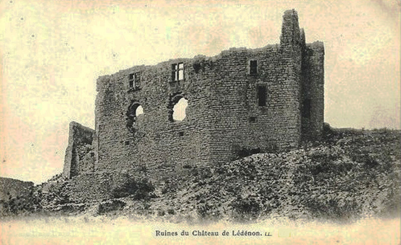 Carte postale ancienne Ledenon ruines du château