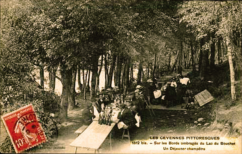 Carte postale ancienne Déjeuner champêtre au lac du Bouchet-Saint-Nicolas
