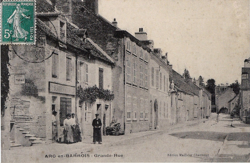 Carte postale ancienne ArC en barrois Grand rue 71119