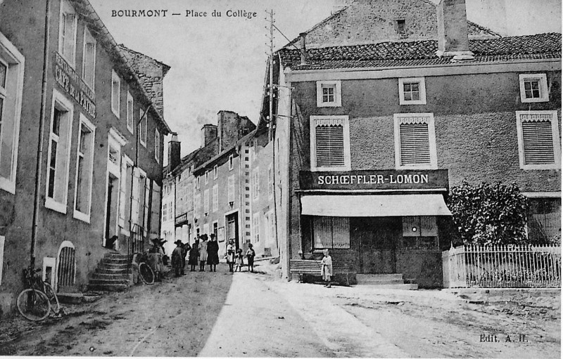 Carte postale ancienne Bourmont café de la Patrie 74031