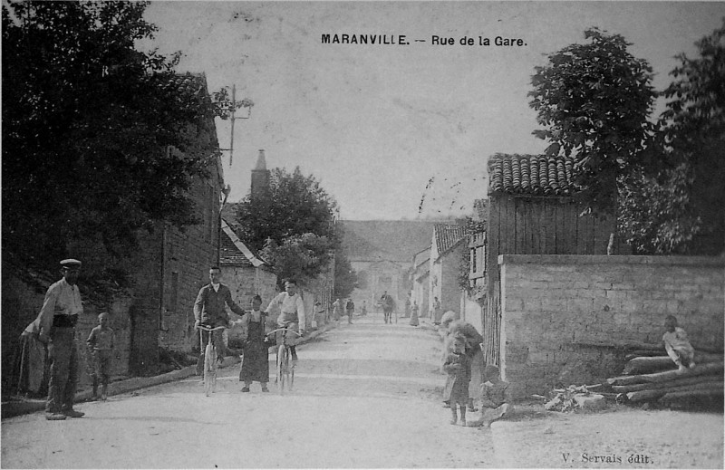 Carte postale ancienne Maranville 61305