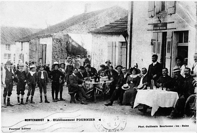 Carte postale ancienne MontCharvot 72826