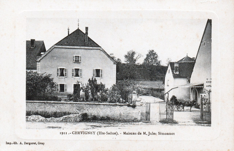 Carte postale ancienne Carte postale de Chevigney - Maisons de M. Jules Simonnot (1911)