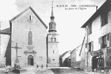 Carte postale ancienne La place de l'Eglise