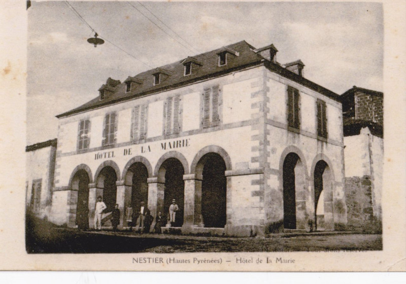 Carte postale ancienne La mairie début XX°s