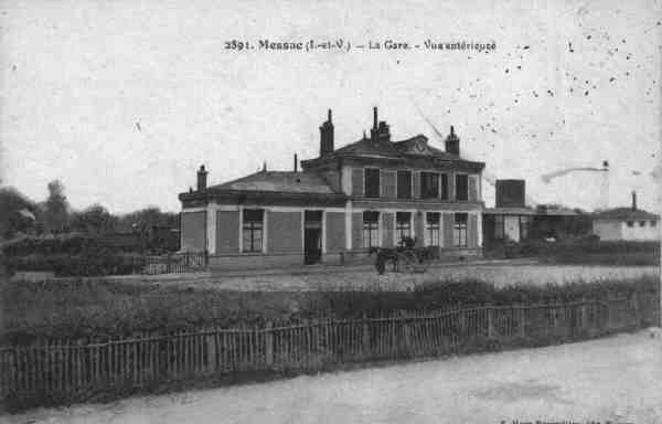 Carte postale ancienne La gare côté parking