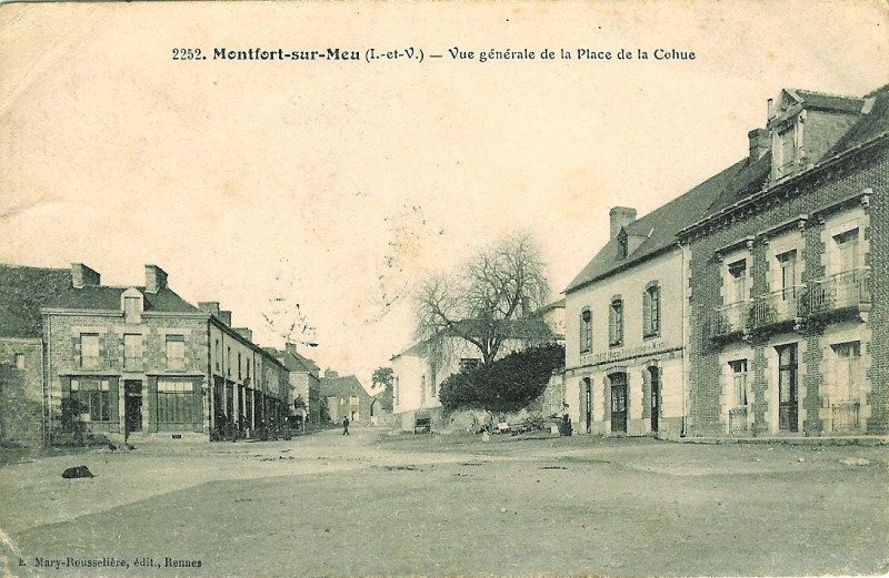 Carte postale ancienne Place - Montfort sur Meu