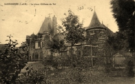 Carte postale ancienne Saint-Didier Le vieux château du Val