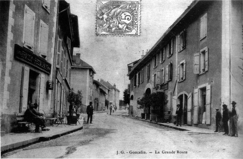Carte postale ancienne Goncelin, la Grande Route en 1906, p 92 de L'Isère les 533 communes
