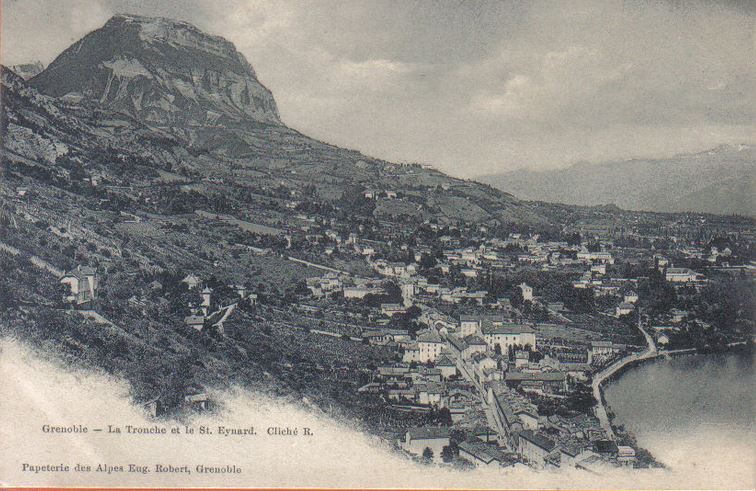 Carte postale ancienne La Tronche, au pied du Saint-Eynard, vue générale au début du siècle