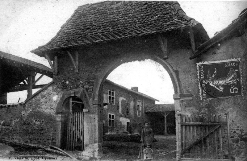 Carte postale ancienne Maubec, en 1912, p 120 de L'Isère les 533 communes - F Vialatte, phot à Oyonnax