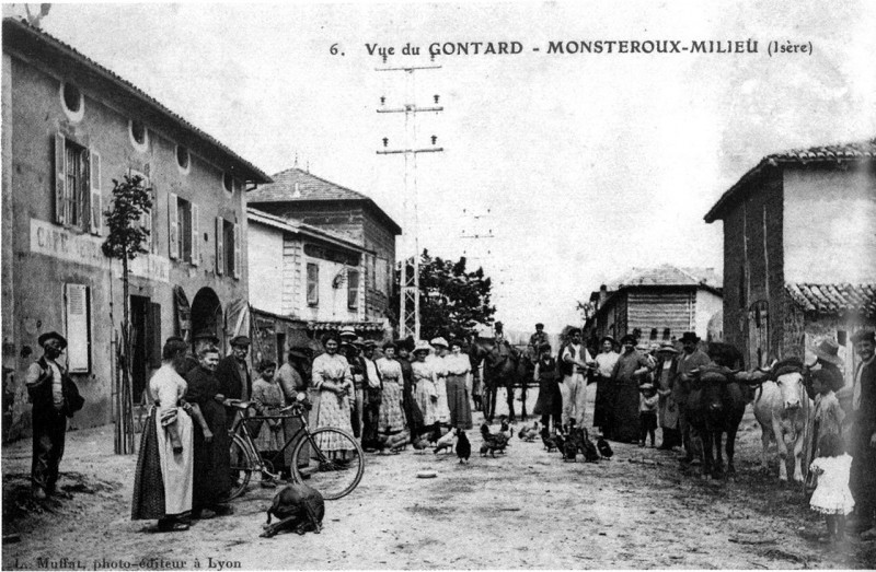 Carte postale ancienne Monsteroux-Milieu, vue de Gontard en 1910, p 130 de L'Isère les 533 communes - L Muffat éditeur à Lyon