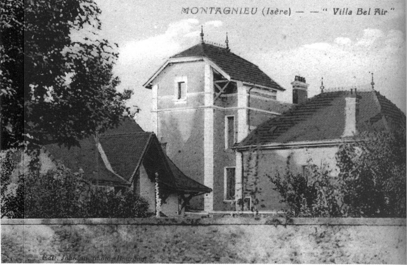 Carte postale ancienne Montagnieu, villa Bel Air en 1930, p 132 de L'Isère les 533 communes - édit-photo Jourdan à Bourgoin