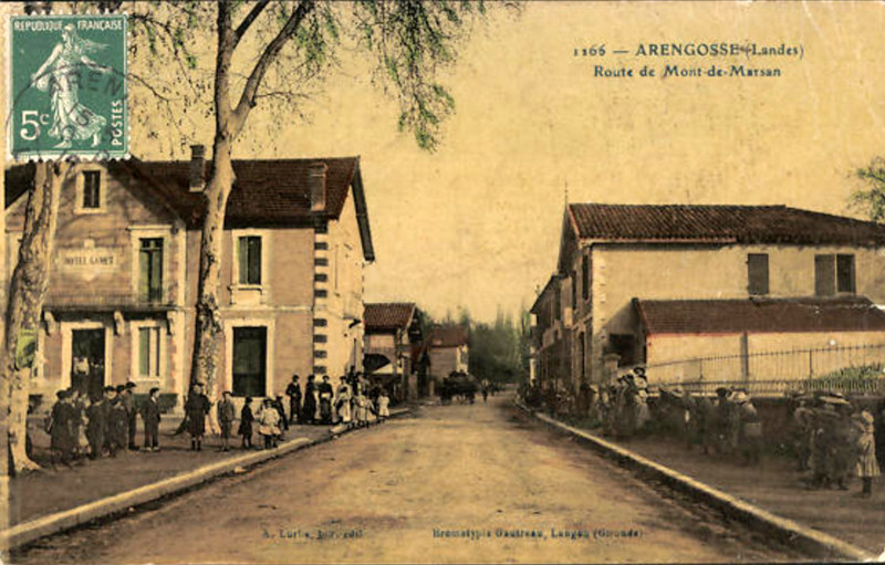 Carte postale ancienne Arengosse - Route de Mont-de-Marsan