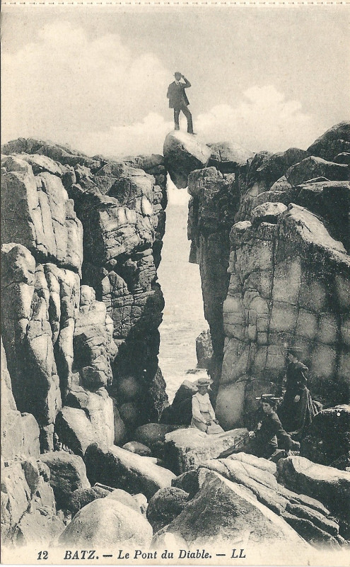 Carte postale ancienne Bourg-de-Batz-Fr-44-le Pont du Diable-01