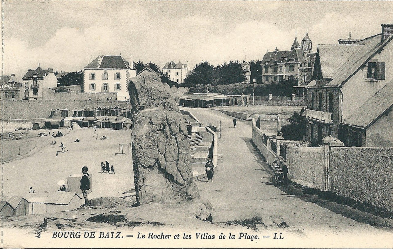 Carte postale ancienne Bourg-de-Batz-Fr-44-rocher & villas-01