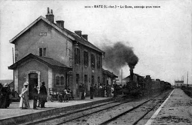 Carte postale ancienne Gare-Batz-Locomotive-1900