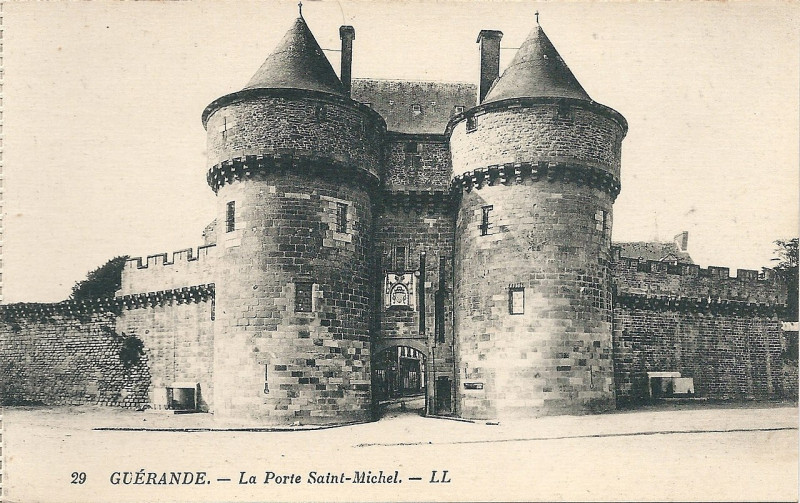 Carte postale ancienne Guérande-Fr-44-porte Saint-Michel-01