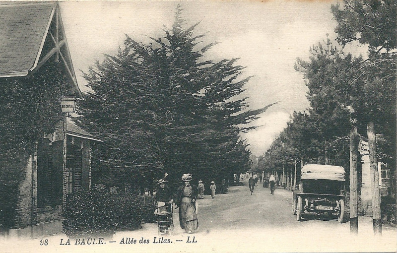 Carte postale ancienne La Baule-Fr-44-allée des Lilas-01
