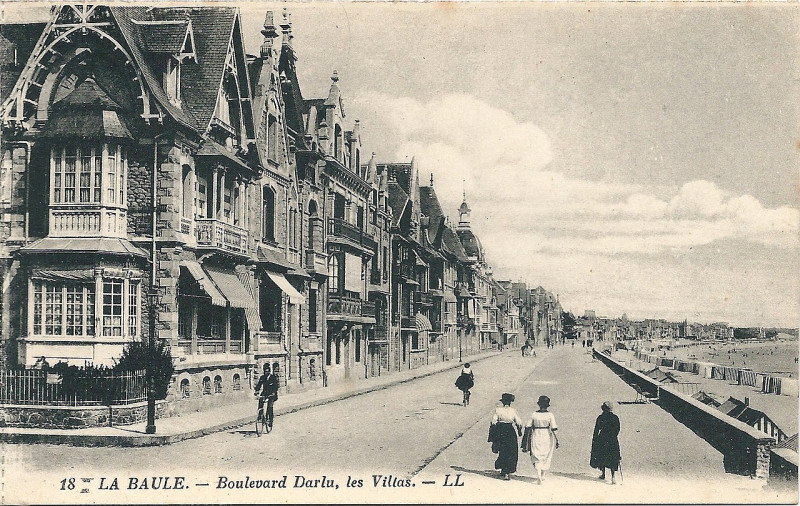 Carte postale ancienne La Baule-Fr-44-le boulevard Darlu-01