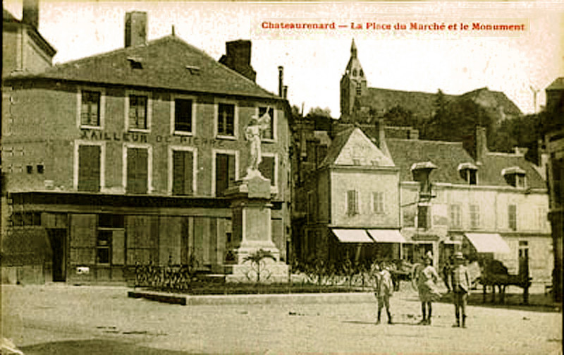 Carte postale ancienne Châteaurenard Place du Marché