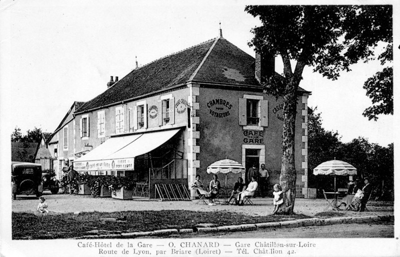 Carte postale ancienne Cp Châtillon-sur-Loire Café de la Gare