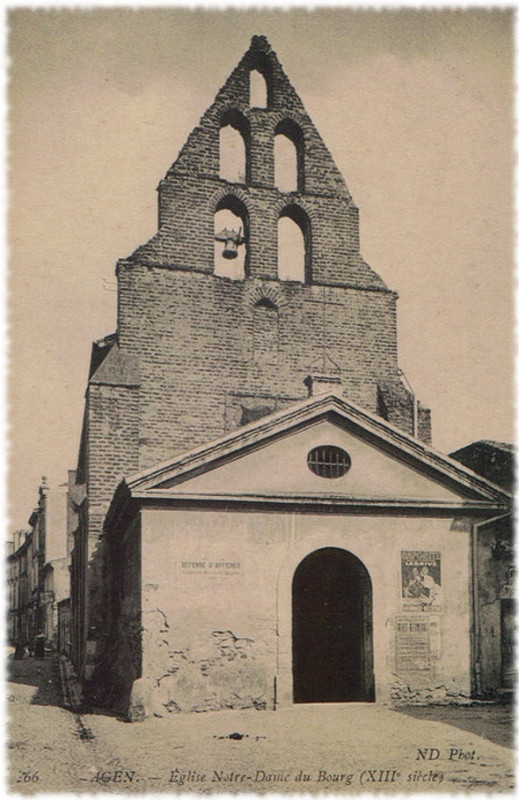 Carte postale ancienne Chapelle Notre-Dame du Bourg à Agen