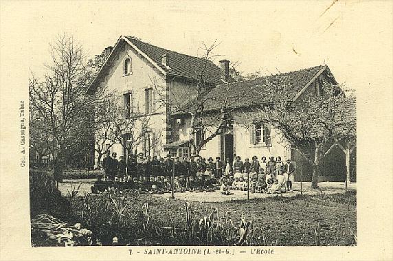 Carte postale ancienne Ecolefillegarcon