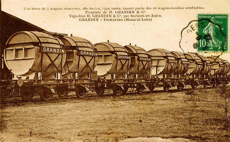 Carte postale ancienne Transport vin Maine et loire