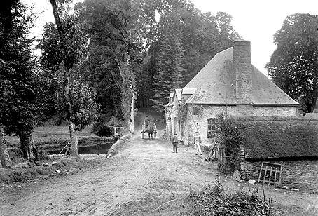 Carte postale ancienne Cerisy-la-foret moulin elle 1900