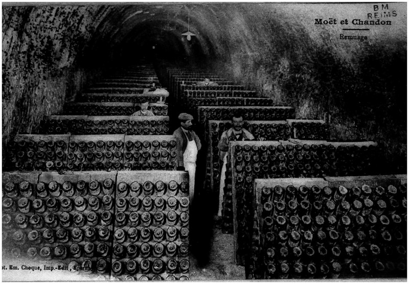 Carte postale ancienne 85 moet et chandon remuage