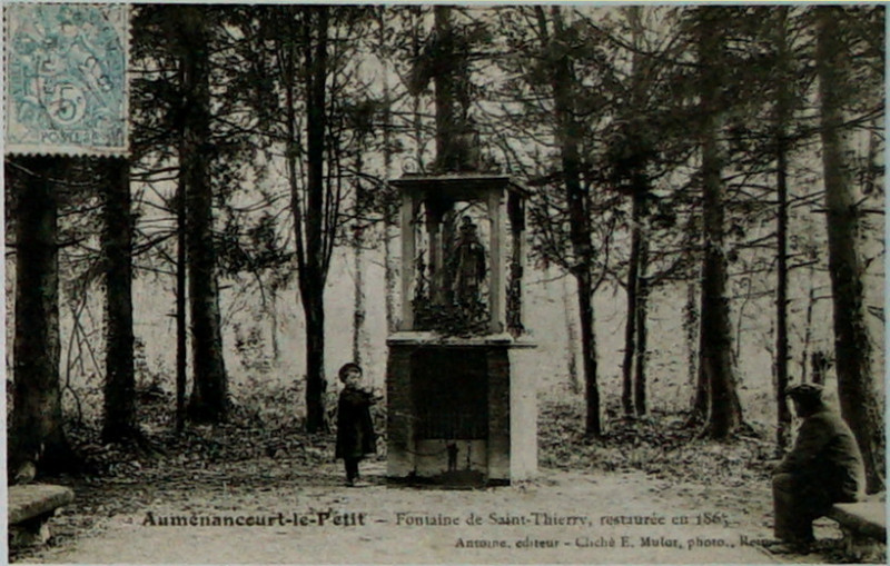 Carte postale ancienne AumenanCourt fontaine 8401