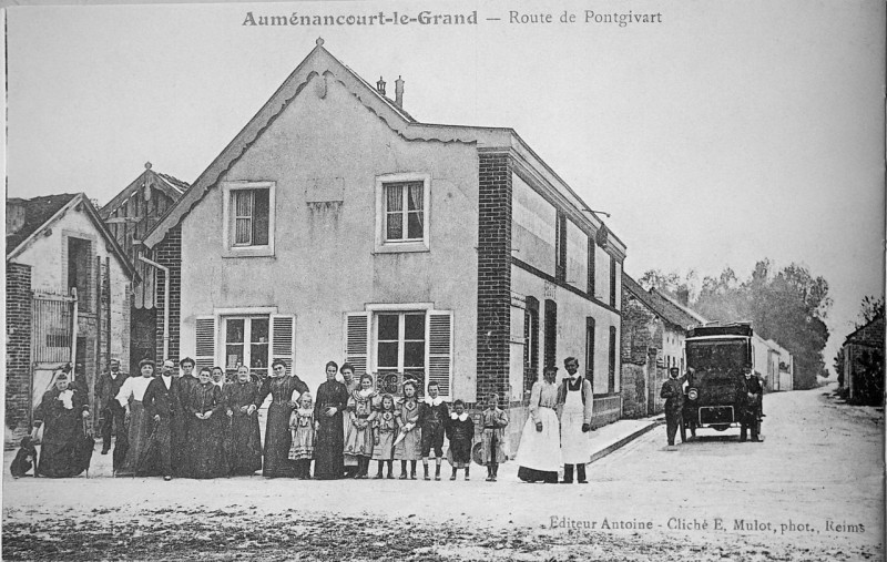 Carte postale ancienne AuménanCourt 08401