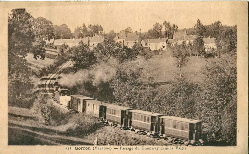Carte postale ancienne Danvel 231 - Gorron - Passage du Tramway dans la Vallée