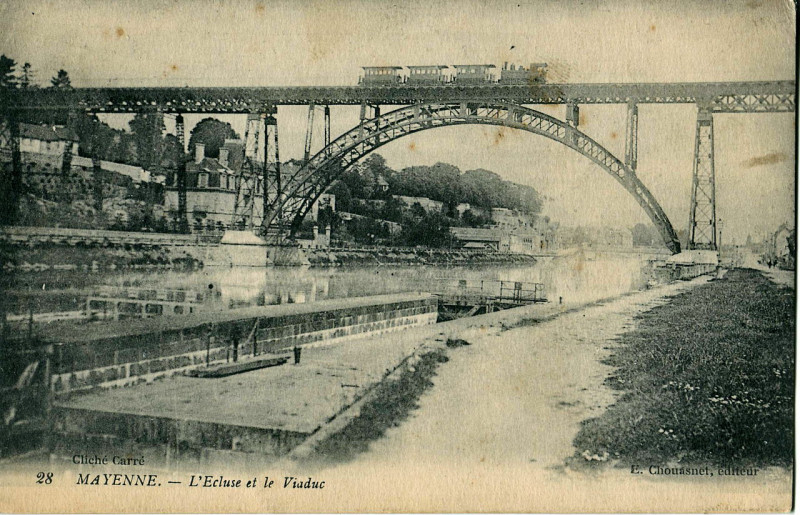 Carte postale ancienne Chouasnet 28 - Mayenne - L'Ecluse et le Viaduc