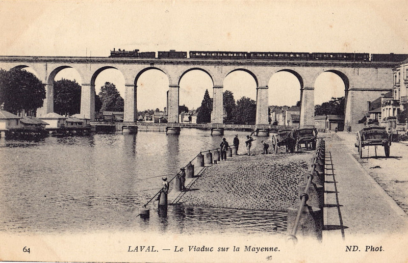 Carte postale ancienne Nd 64 - Laval - Le Viaduc sur la Mayenne