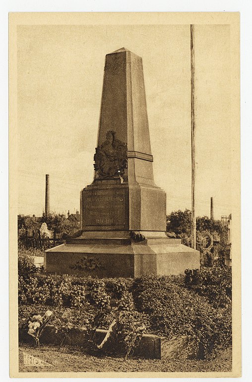 Carte postale ancienne Le Monument aux Morts P-Fg-Cp-00940