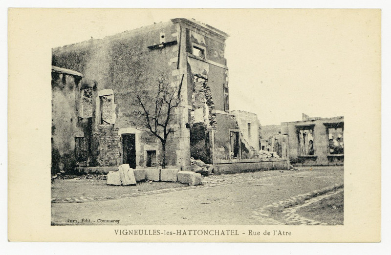 Carte postale ancienne VigneulIes-les-Hattonchatel - rue de l'Atre P-Fg-Cp-00549
