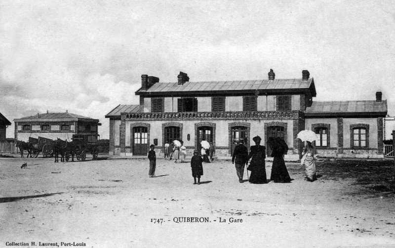Carte postale ancienne Gare-Quiberon-extérieur-1900