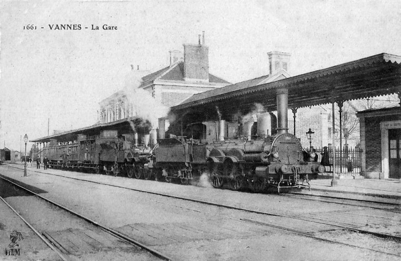 Carte postale ancienne GareVannesTrains-1900