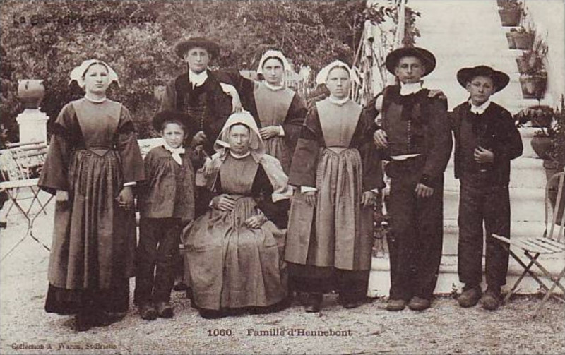 Carte postale ancienne Hennebont famille
