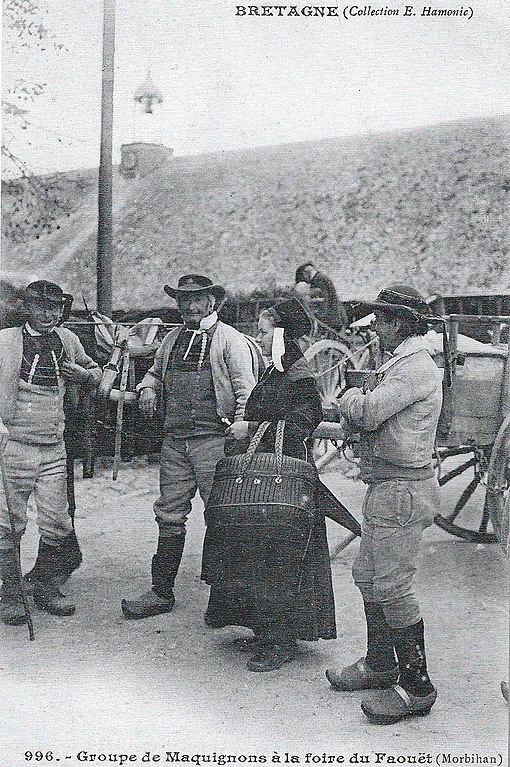 Carte postale ancienne Le Faouet maquignons foire