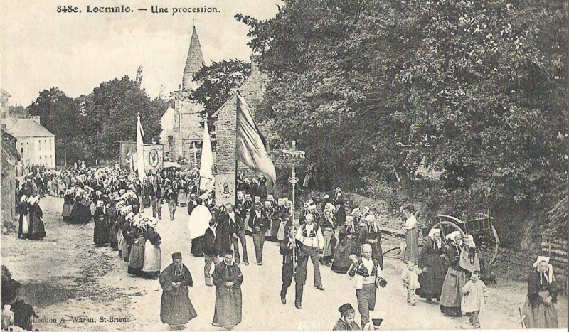 Carte postale ancienne Locmalo procession