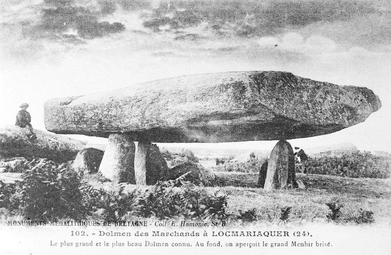 Carte postale ancienne Megalith, Dolmen des Marchands, at Locmariaquer. Wellcome M0015579