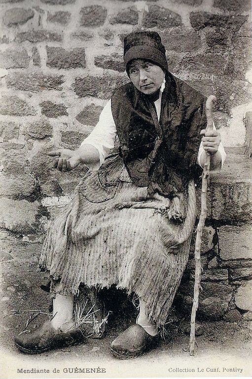 Carte postale ancienne Mendiante de Guémené