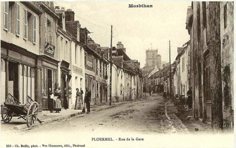 Carte postale ancienne Ploermel-Rue de la gare